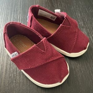 Toms brand , toddler shoes , size 4 , burgundy